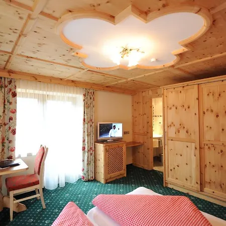 Garni Platzer Hotel 3*